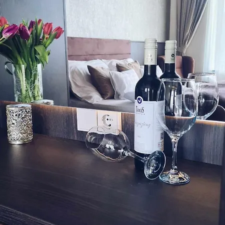 بيت ضيافة Voeroesko -elnoeki Szauna Es Jakuzzi Hasznalattal Balatonalmádi